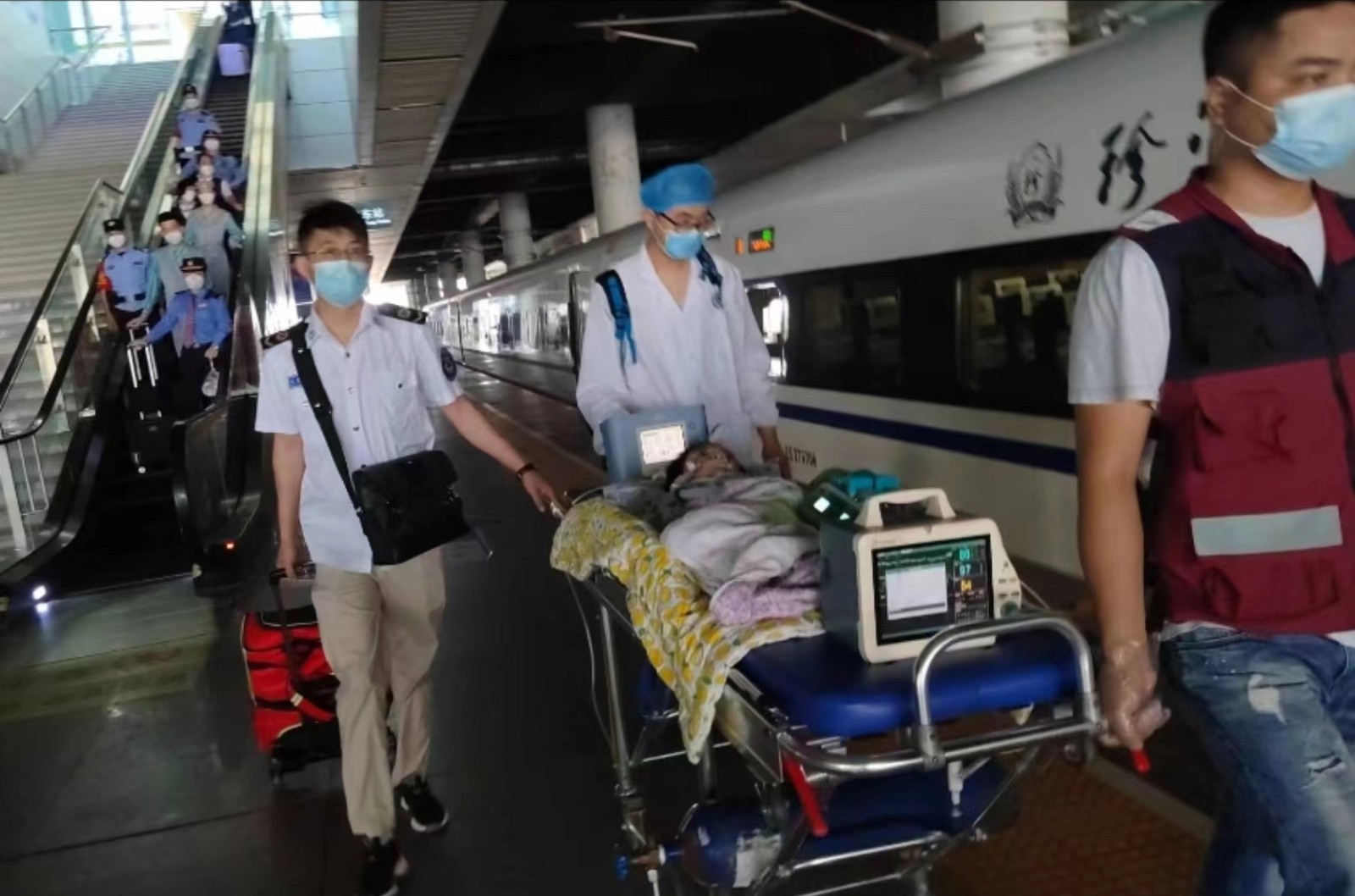 伊犁高铁转运公司