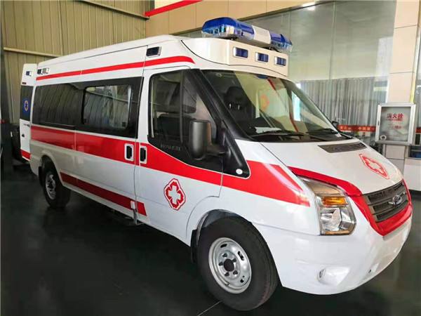 伊犁福特V362救护车
